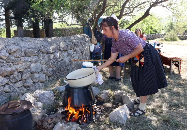 Ro&scaron;tilj i grah po cijeloj Hrvatskoj! Od Čakovca preko Osijeka do Vodica: Dimi se i ori od pjesme