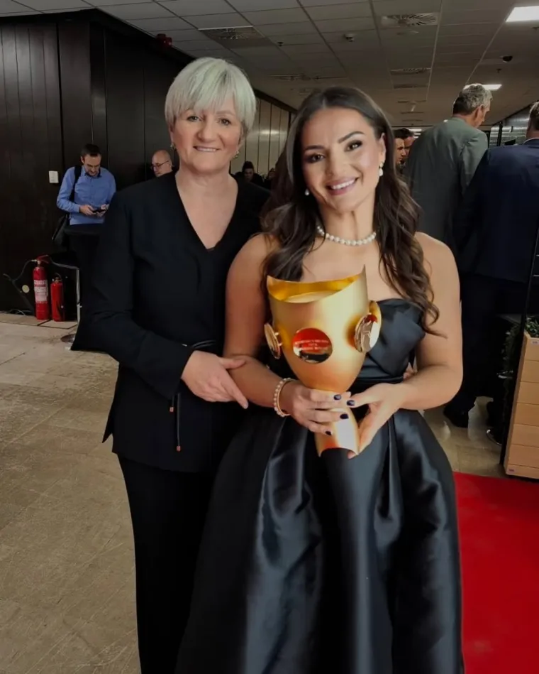 Osim sportskih uspjeha, Barbara aktivno sudjeluje u promociji juda među mladima, prenoseći svoje znanje i iskustvo novim generacijama sportaša.