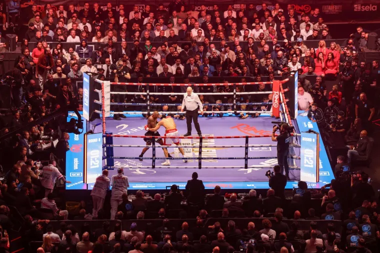 Kontroverzni meč umalo zavr&scaron;io tragično, pogledajte &scaron;to se događalo: 'Sin mi je skoro umro'