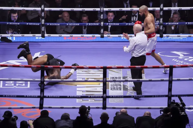 Kontroverzni meč umalo zavr&scaron;io tragično, pogledajte &scaron;to se događalo: 'Sin mi je skoro umro'