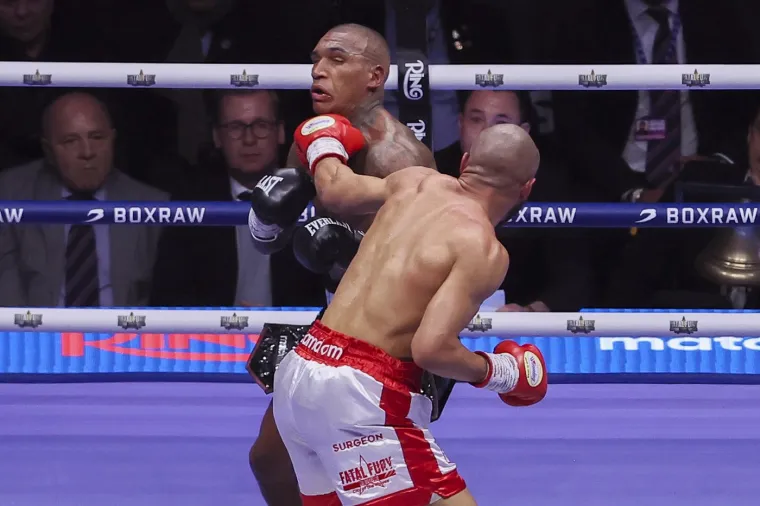 Kontroverzni meč umalo zavr&scaron;io tragično, pogledajte &scaron;to se događalo: 'Sin mi je skoro umro'