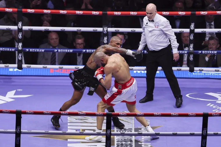 Kontroverzni meč umalo zavr&scaron;io tragično, pogledajte &scaron;to se događalo: 'Sin mi je skoro umro'