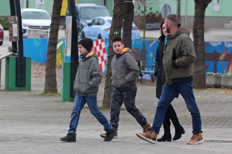 Šetnja uz Muru nekima je kao boravak u frižideru, a drugi su sretni jer su upoznali djedicu - na biciklu!