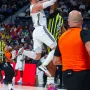 Nigel Hayes-Davis je sa 33 koša predvodio Fenerbahçe, a Facundo Campazzo s 14 ubačaja bio je najefikasniji kod Reala.

Real je 12. na ljestvici s omjerom pobjeda i poraza 6-8, a Fenerbahçe je na vrhu s 10-4.