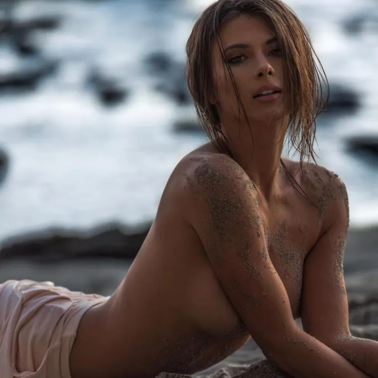 NAJVIŠE JE ANGAŽIRAJU ZA REKLAMIRANJE BADIĆA, A JASNO JE ZAŠTO: Shelby Bay je novo ime na sceni, ali vrijedi ga zapamtiti