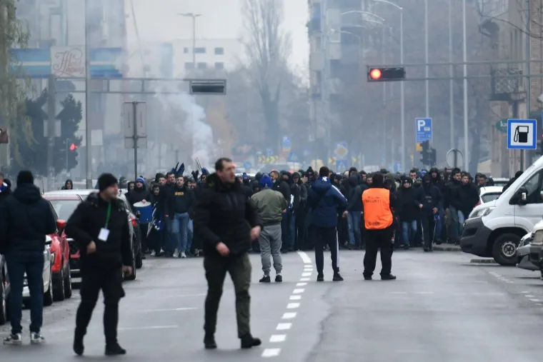 Pogledajte korteo Bad Blue Boysa do Kranjčevićeve: Očekuje nas spektakl na tribinama