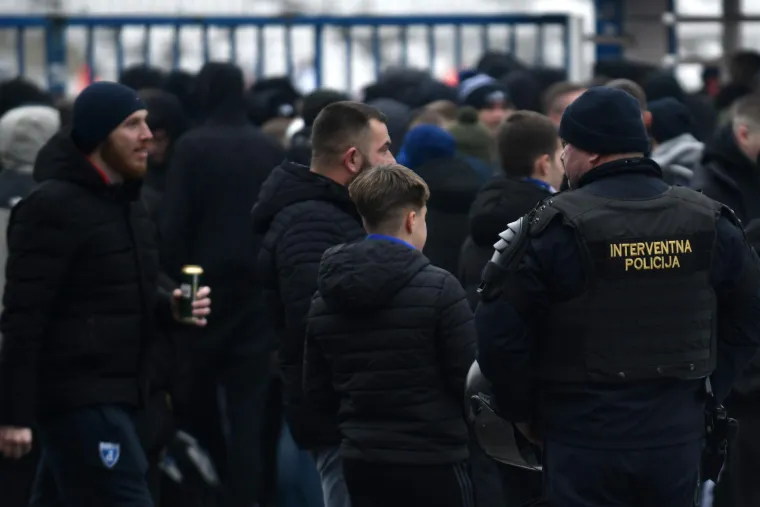 Pogledajte korteo Bad Blue Boysa do Kranjčevićeve: Očekuje nas spektakl na tribinama