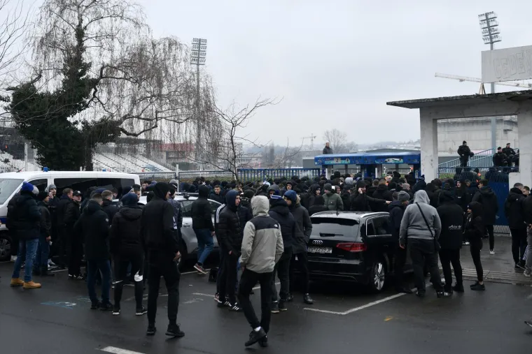 Pogledajte korteo Bad Blue Boysa do Kranjčevićeve: Očekuje nas spektakl na tribinama