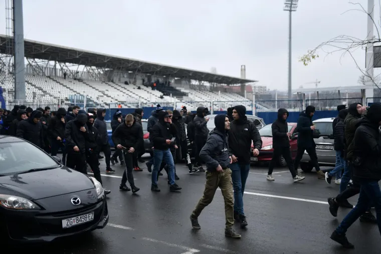 Pogledajte korteo Bad Blue Boysa do Kranjčevićeve: Očekuje nas spektakl na tribinama