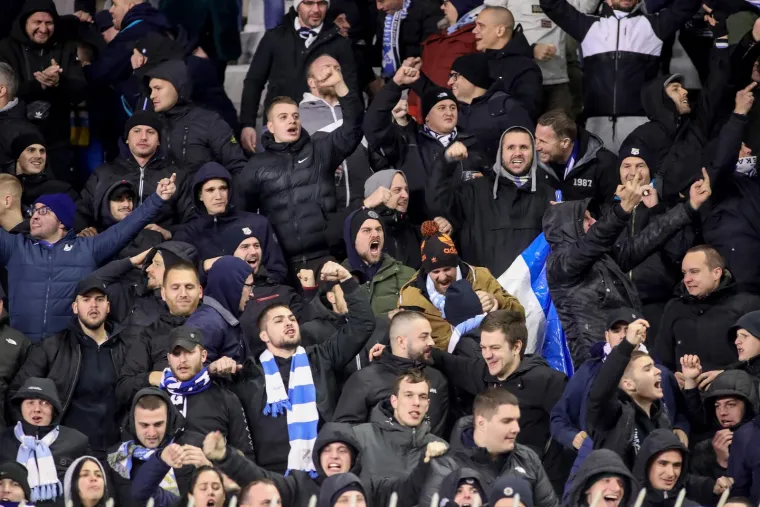 Ekipa Armade borila se glasnicama s višestruko brojnijim &quot;neprijateljem&quot; na Poljudu. 