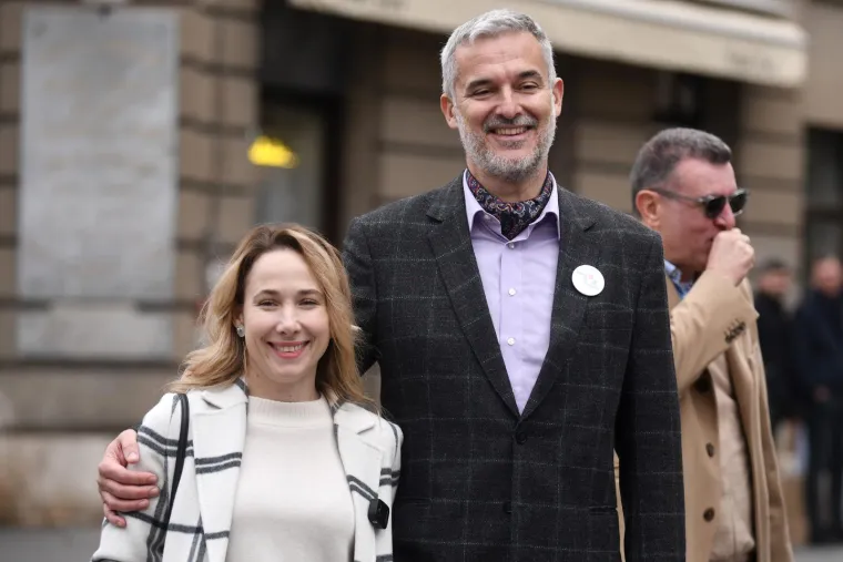 Danas je u braku s političarom Ninom Raspudićem, a javnost je 2019. godine iznenadila vijest da par očekuje prvo zajedničko dijete. Godine 2020. par je dobio kćer Danicu, a dvije godine nakon rodio se sin Ilija. 