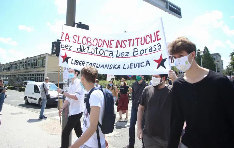 'Filozofski je naš': Inicijativa za Filozofski prošetala Zagrebom i pokazala svoje nezadovoljstvo zbog smjena na Fakultetu