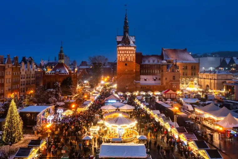 19. Gdanjsk, Poljska: Božićni sajam u Gdanjsku smješten je u povijesnoj gradskoj jezgri. Datum održavanja je od 22. studenog do 23. prosinca 2024.