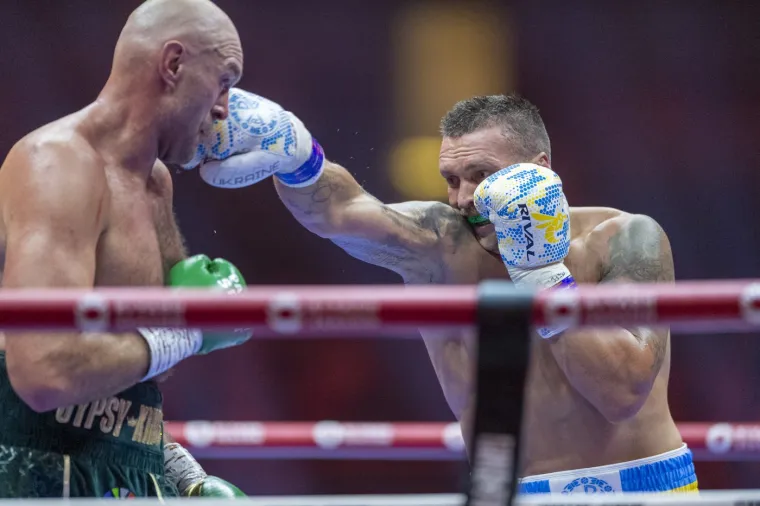Usyk je toliko jako udario Furyja da su gorostasu zaklecala koljena: Publika gledala u nevjerici