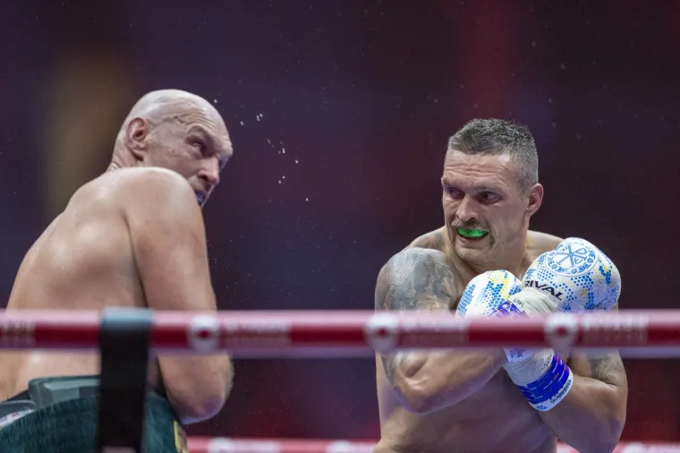 Usyk je toliko jako udario Furyja da su gorostasu zaklecala koljena: Publika gledala u nevjerici