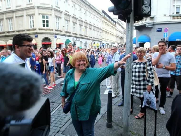 20.000 LJUDI STIGLO NA PROSVJED PODRŠKE KURIKULARNOJ REFORMI: Podršku su došli dati brojni političari