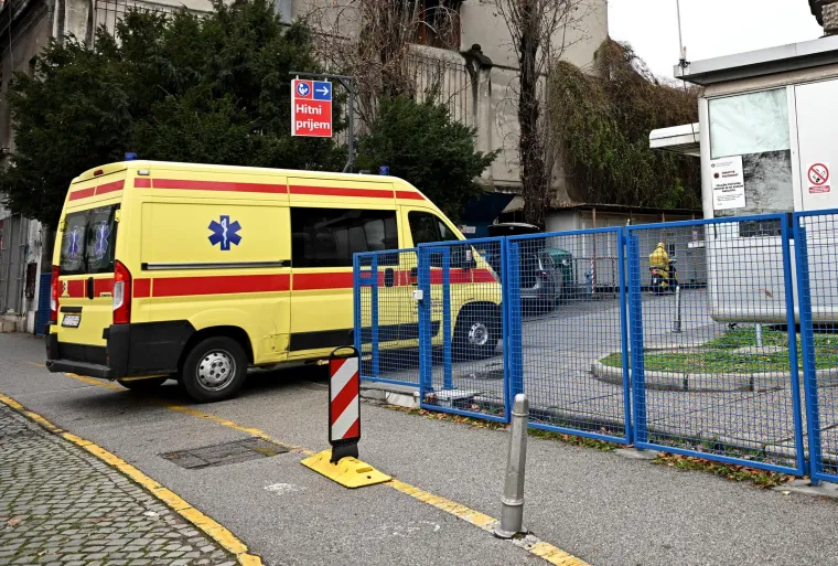 Stravični prizori u Prečkom: Napadač upao u školu, izbo učiteljicu i učenike, ubio dijete