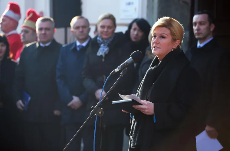 Predsjednica privremeno preselila svoj ured u Zagorje, pogledajte kako je dočekana