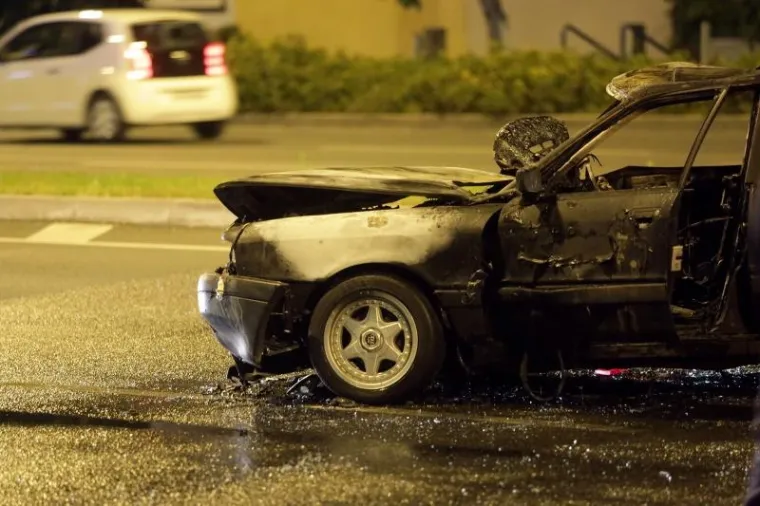 AUTO POTPUNO IZGORIO: Trostruki sudar u zagrebačkim Vrbanima