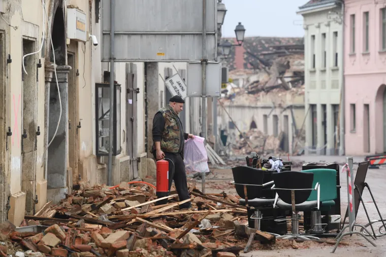 Zajedništvo koje je proizašlo iz ove katastrofe daje nadu da, iako su prošle četiri godine, obnova i dalje traje – ne samo u zgradama, nego i u srcima svih ljudi koji su ostali hrabri i postojani u ovoj neizmjerno teškoj borbi.