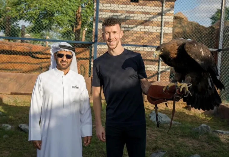 Modrić mazio orla, hranio tigra i pozirao sa zmijama, no jedna će fotografija jako naljutiti njegovog prijatelja