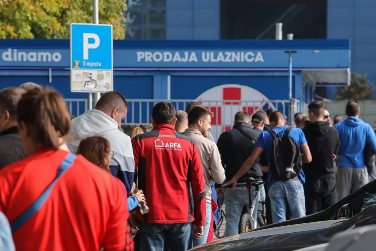 Navijači navalili na ulaznice za najvažniju Dinamovu utakmicu u Ligi prvaka, pogledajte prizore ispred Maksimira