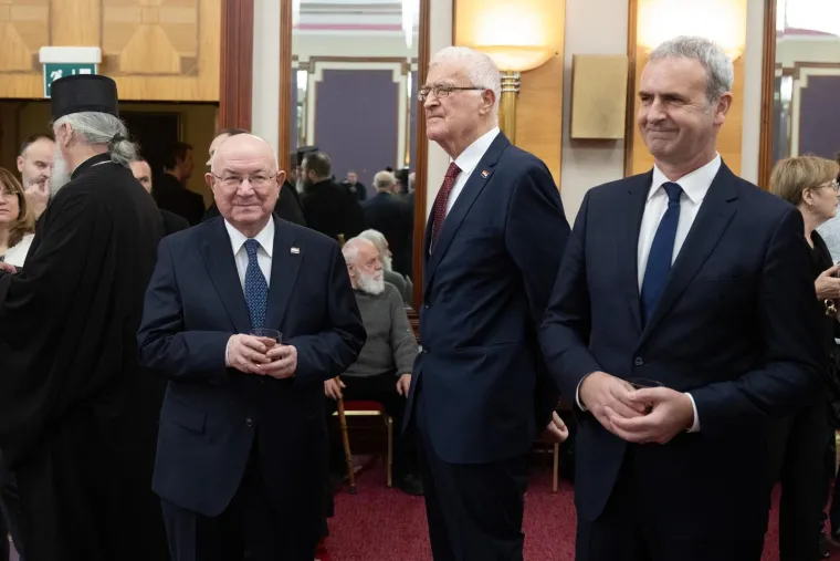 Plenković na Božićnom prijemu SNV-a: Pogledajte tko se još pojavio uz Pupovca