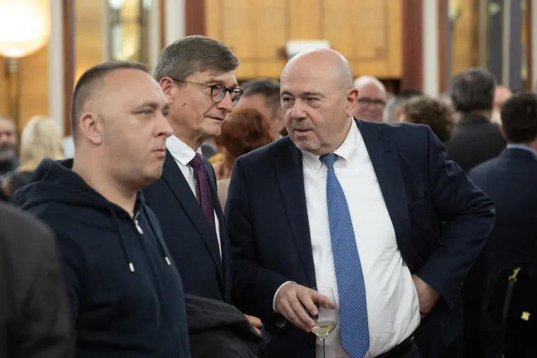 Plenković na Božićnom prijemu SNV-a: Pogledajte tko se još pojavio uz Pupovca