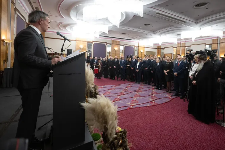 Plenković na Božićnom prijemu SNV-a: Pogledajte tko se još pojavio uz Pupovca