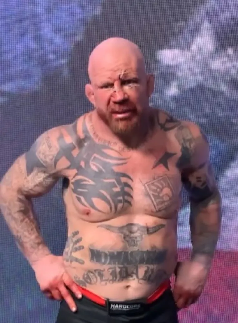 Istetovirani američki MMA borac Putinovo je tajno oružje, javnost šokirana: 'Ići ću u rat ako me pozovu. Želim da Rusija pobijedi, ne vraćam se u SAD'