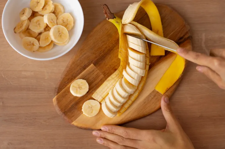 7. Banane: Sigurno ima ljudi koji obožavaju banane, ali zbog njih nećete otići u kuhinju u ponoć.