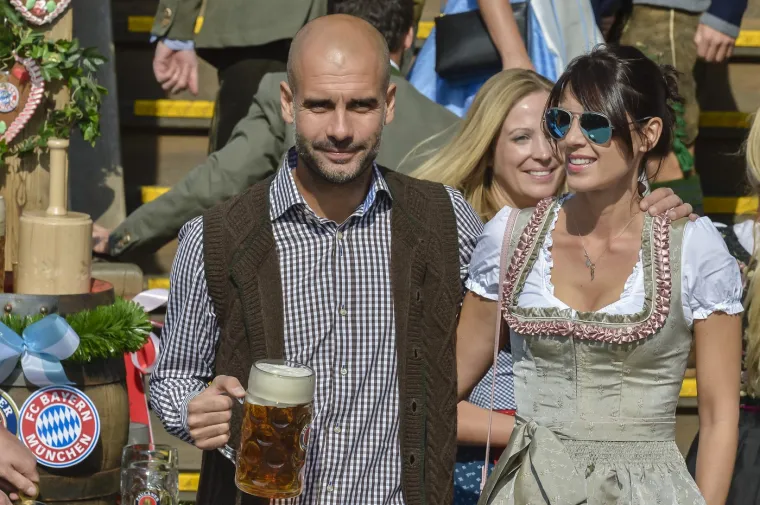 Ona je putovala iz Španjolske u London - i dalje provodila vrijeme s menadžerom Manchester Cityja Guardiolom.