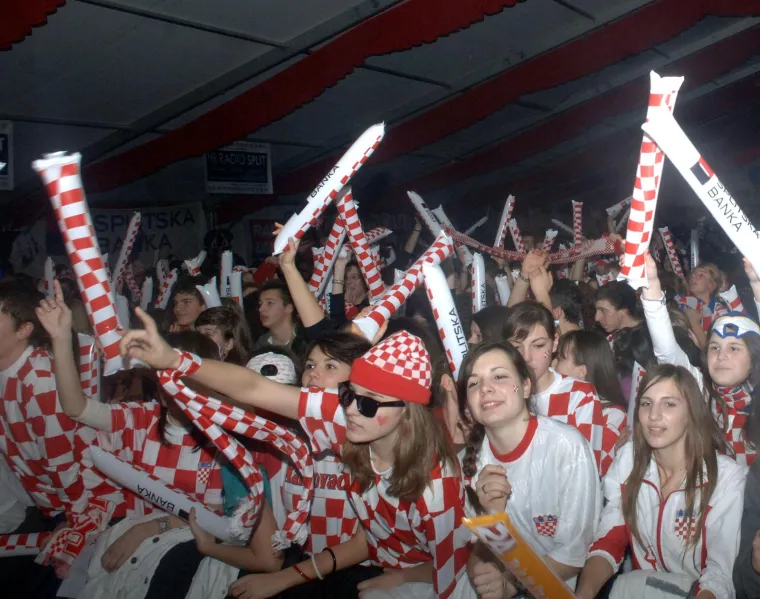 Prokurativi su uzavreli. 