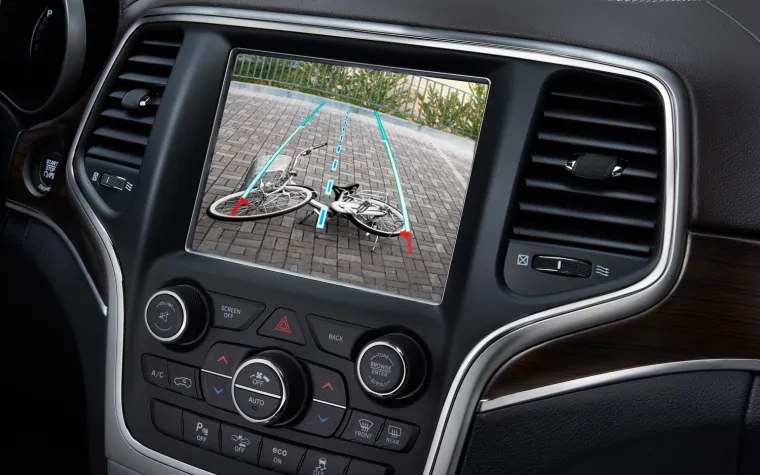 Novo lice poglavice - Grand Cherokee