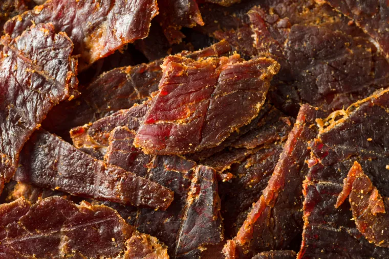 13. Suho meso: Suho meso je napravljeno da traje. Neotvoreno pakiranje trajat će vam godinu ili dvije.