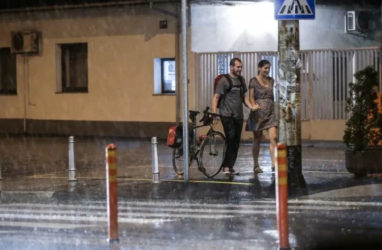 JAKO GRMLJAVINSKO NEVRIJEME: Nova oluja i kiša na širem zagrebačkom području
