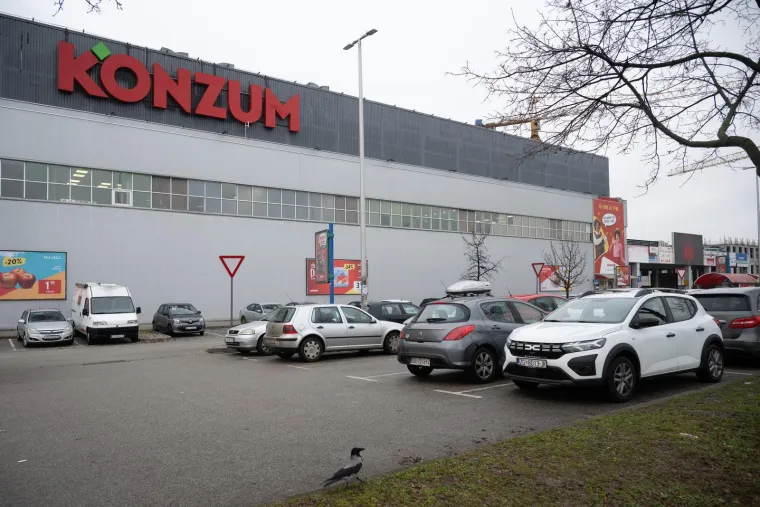  Zagreb: Parkirališta trgovačkih centara na dan bojkota trgovina  