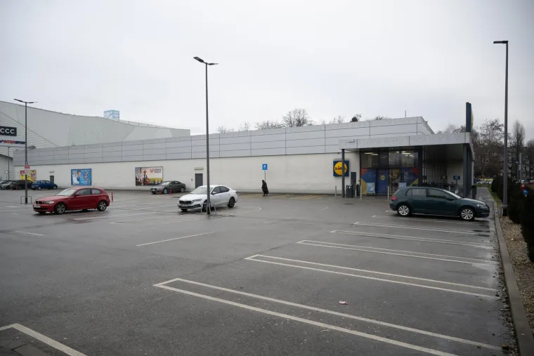  Zagreb: Parkirališta trgovačkih centara na dan bojkota trgovina  