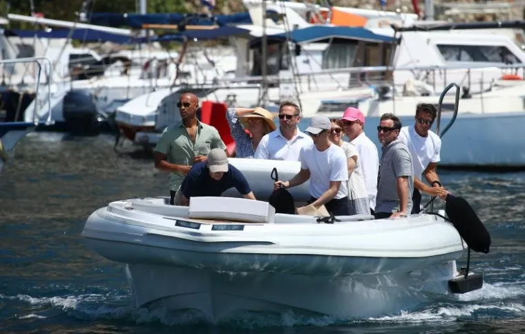 UDOVICA STEVEA JOBSA KRSTARI JADRANOM: U društvu dečka prošetala Dubrovnikom, dočekala je kći Eve