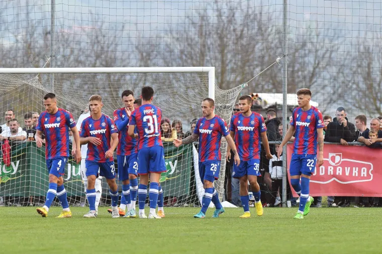 Emotivne scene u Cvetkovcu: Hajduk do vrha napunio mrežu petoligaša, od nogometa se oprostio bivši igrač Bijelih i ikona HNL-a