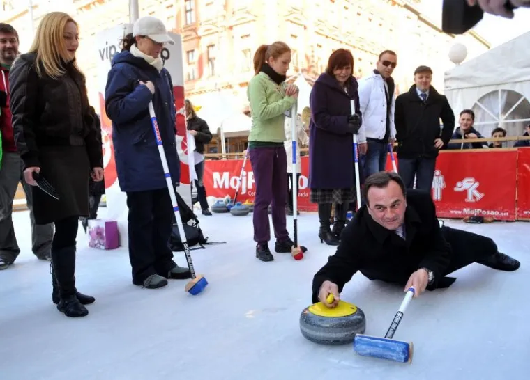 PXL zastupnici curling PXL zastupnici curling
