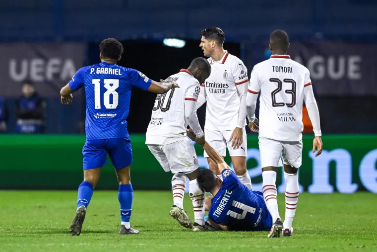 Ludnica na Maksimiru: Tu je Zlatan, a došao je i legendarni dinamovac kojega ne viđamo često