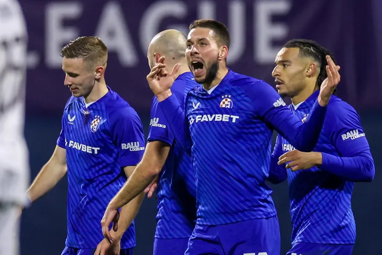 Novi problemi za Milan stigli su u 39. minuti kada je Yunus Musah povukao Luku Stojkovića na rubu kaznenog prostora zaradivši drugi žuti karton i isključenje.
