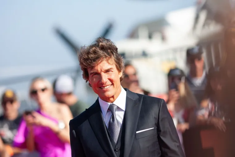 Scijentologija mu razorila brak, a lice 'sredile' operacije: Ovako se mijenjao Tom Cruise