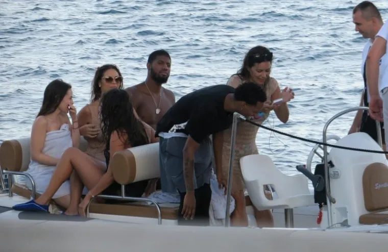 NBA Košarkaš Paul George odmara na Jadranu s partnericom Danijelom Rajić i prijateljima