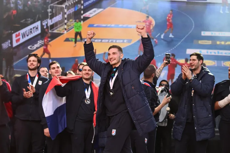 &apos;Kuzma, Kuzma!&apos;, orilo se Trgom kad je izašao Dominik