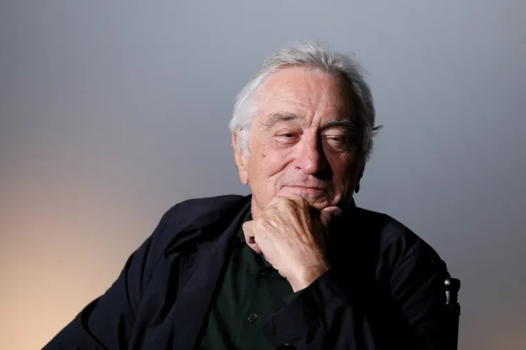 Robertu De Niru je 2003. godine dijagnosticiran rak prostate, o kojem tada nije želio govoriti. U showu Larryja Kinga 2006. ipak je otvoreno progovorio o tome kako je tada obavio i prostatektomiju kojom mu je uklonjena cijela žlijezda.