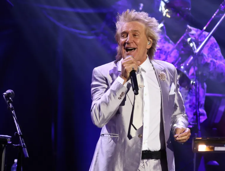Slavni pjevač Rod Stewart suočio se čak dvije opake bolesti, rakom prostate i rakom štitnjače, a postigao je remisiju od obje bolesti.