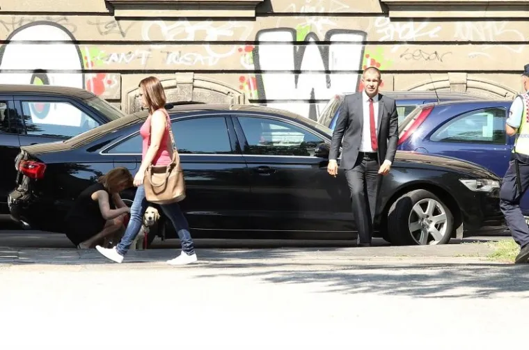 Glavna zvijezda: Milanka Opačić na otvorenje izložbe povela preslatku retrivericu Kassy