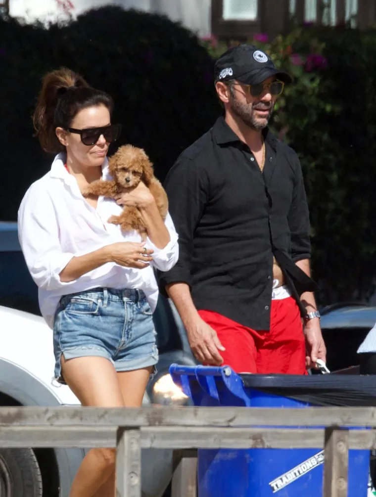 Eva Longoria nakon 2 djece i bucmaste faze izgleda bolje nego ikad, a otkrila je i kako joj je uspjelo. No, nije to za svakoga...